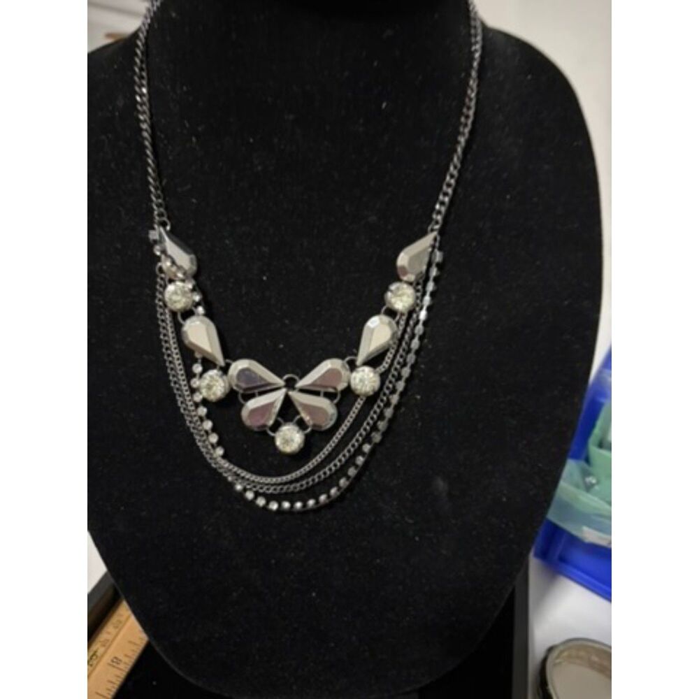 vtg vera wang multi strand gunmetal necklace with teardrop accents and rhinest